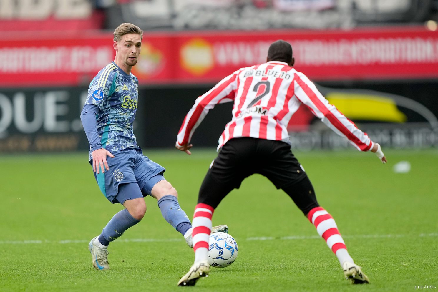 Taylor beleeft beste fase sinds debuut in Ajax 1: 'Trots op, maar ik zie het echt als teamprestatie'