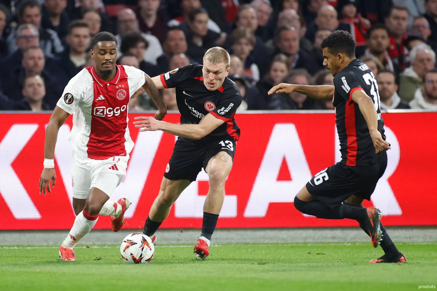 jorrel hato ajax eintracht frankfurt europa league
