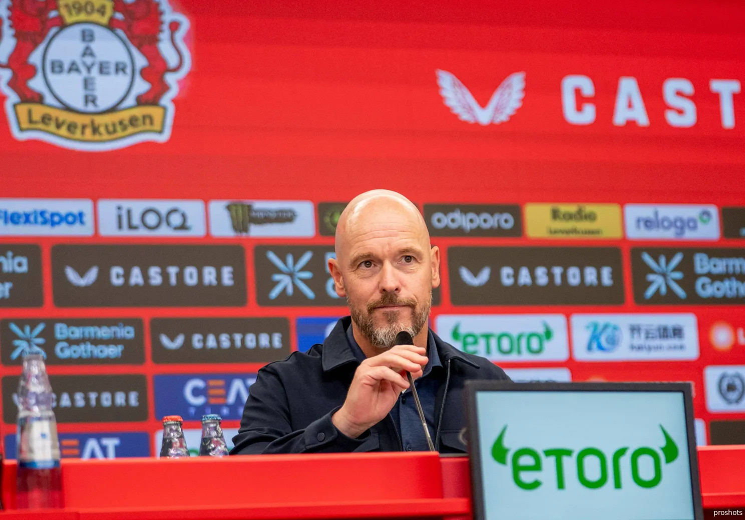 Ten Hag reageert op Ajax-interesse: 'Nooit een serieuze optie geweest'
