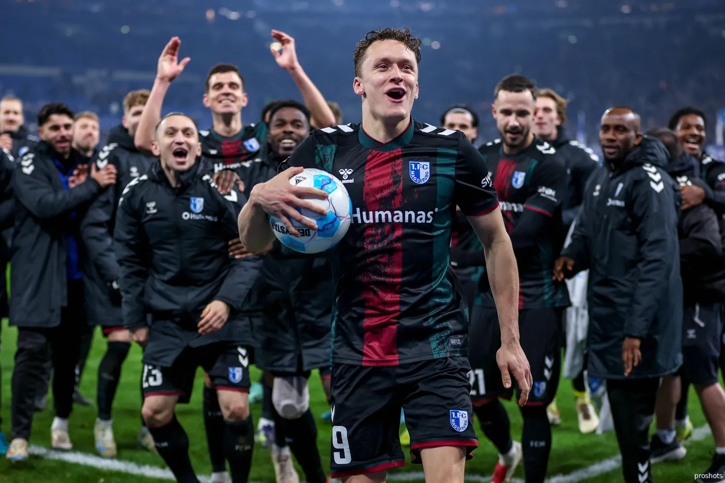 Naar verluidt: 'Oud-Ajacied die sensatie is in Duitsland kan stap maken naar Premier League'