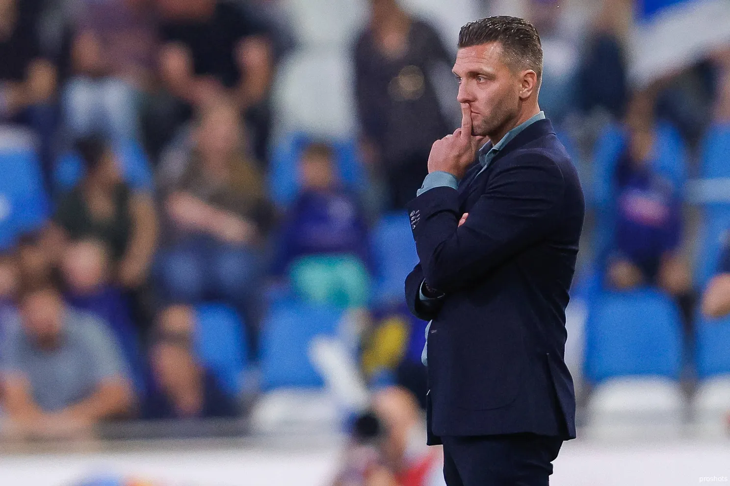 FC Dordrecht deelt eerste tik uit aan Willem II; Tilburgers moeten zaterdag vol aan de bak