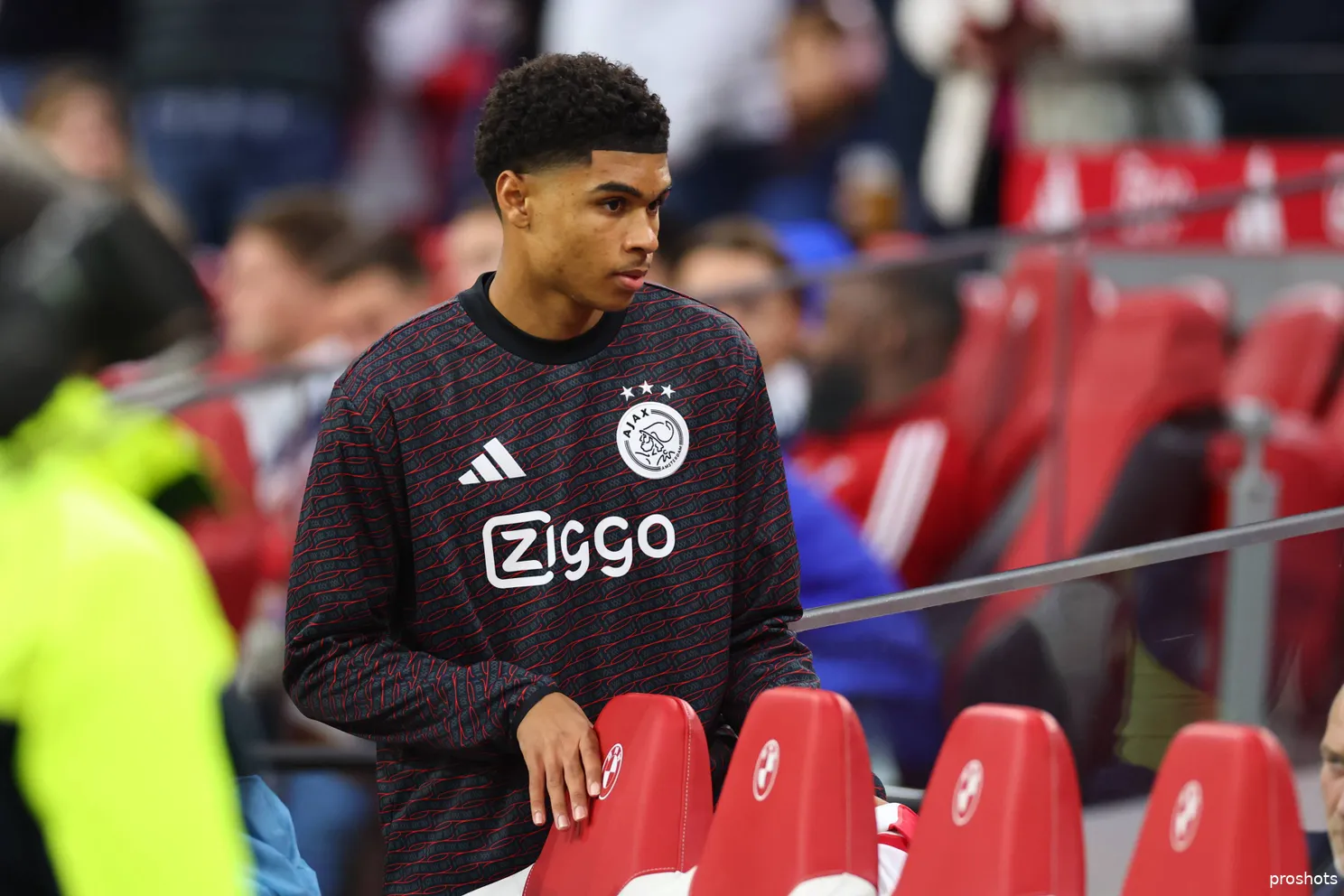 Ugwu ontwikkelt zich goed bij Ajax: 'Alleen jammer dat ik de club waarschijnlijk deze zomer verlaat'