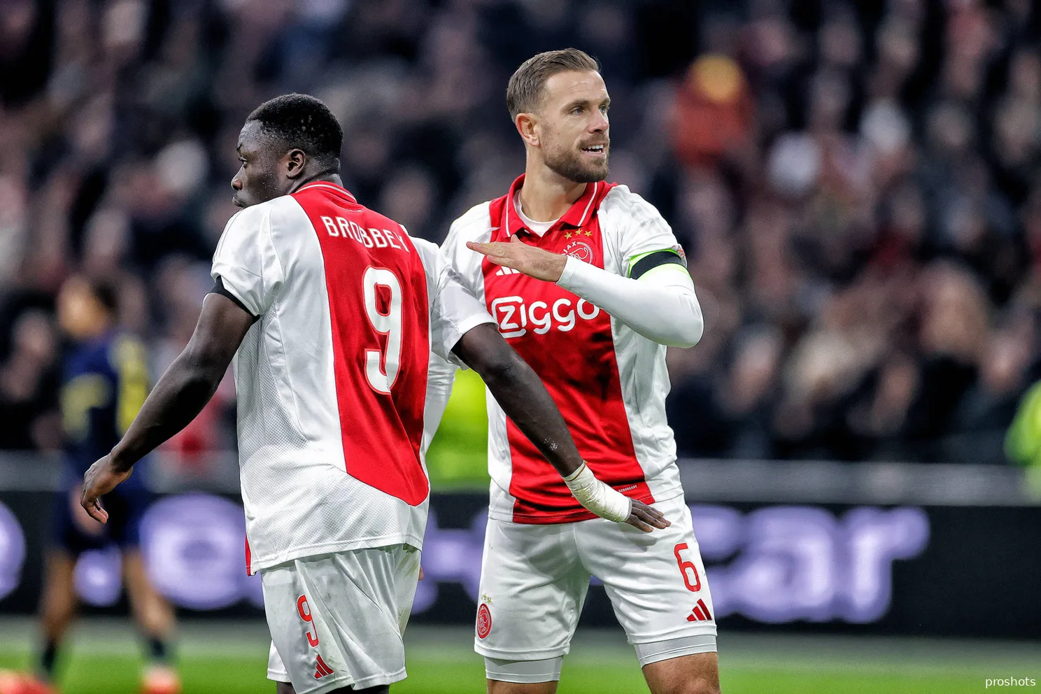 brian brobbey jordan henderson ajax