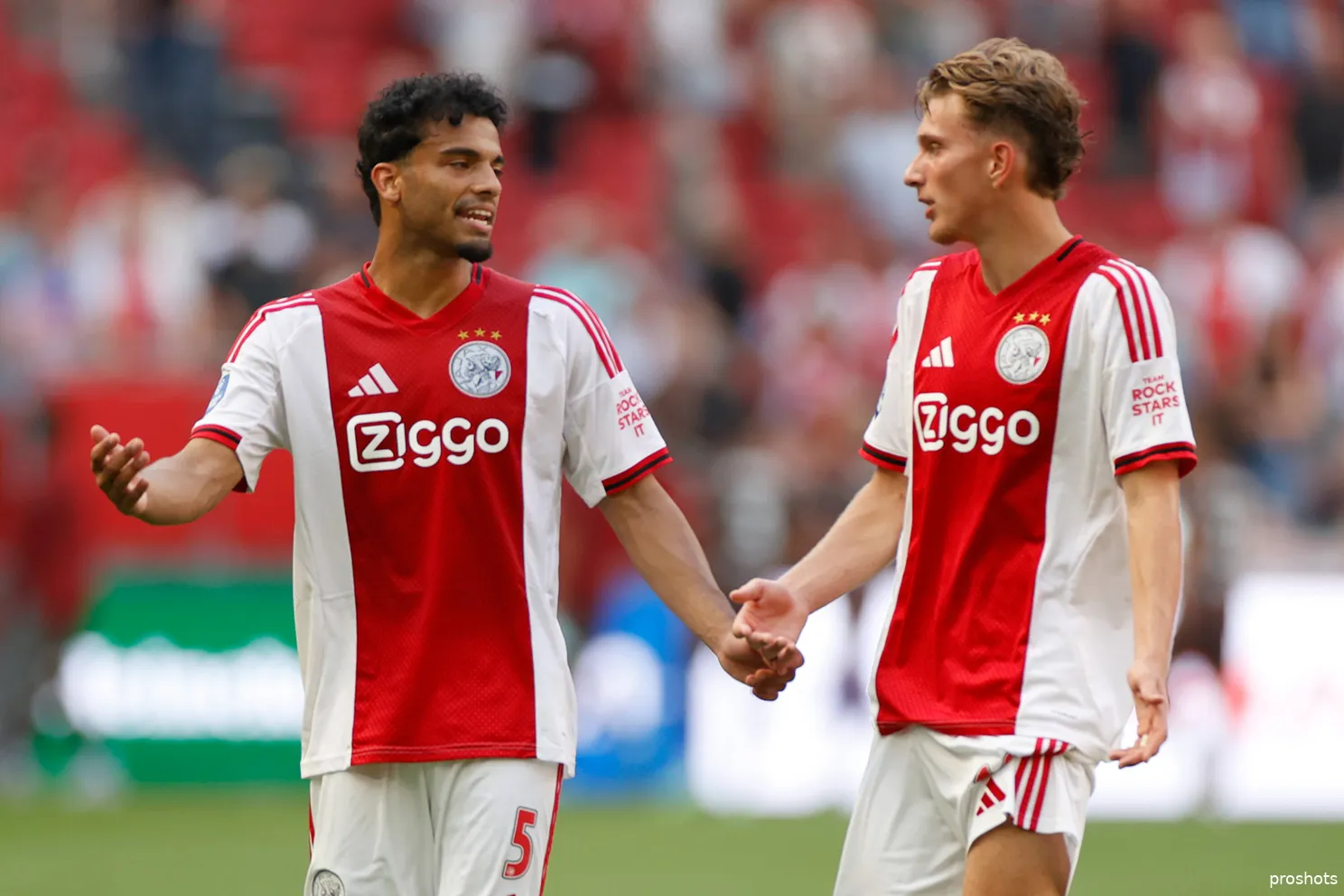 mika-godts-ajax-telstar-owen-wijndal