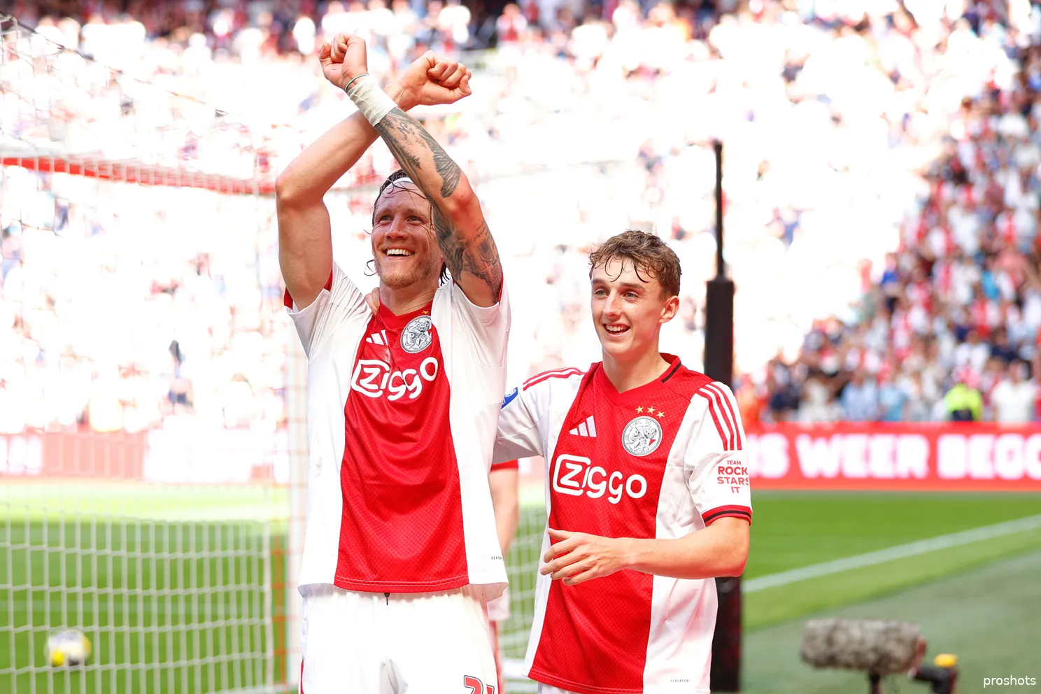 wout weghorst  ajax telstar 25/26