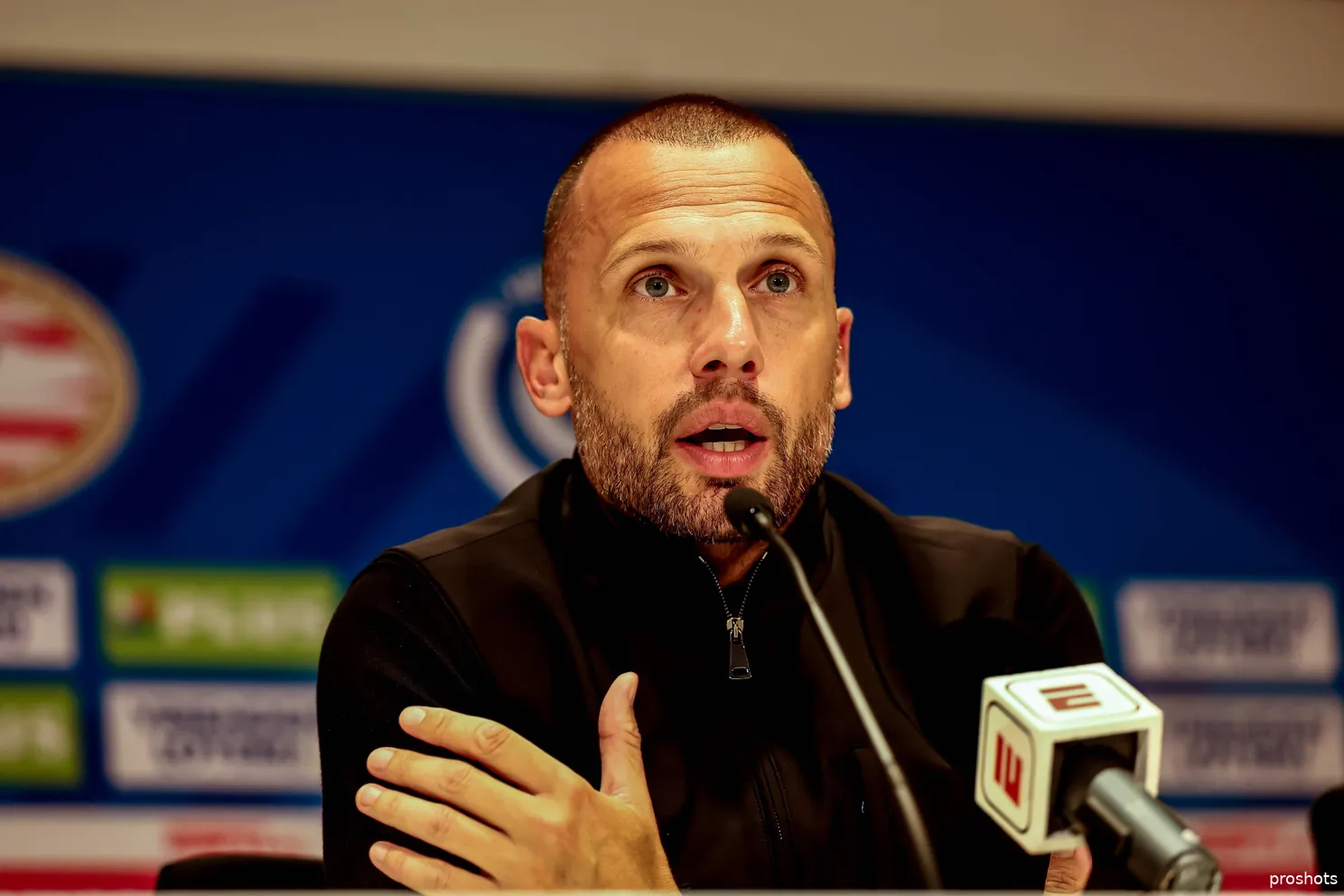 John-Heitinga-PSV-Ajax-25-26