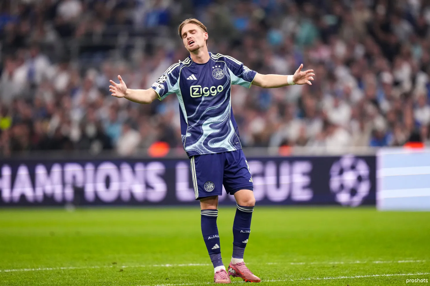 Kenneth Taylor olympique Marseille Ajax 25/26