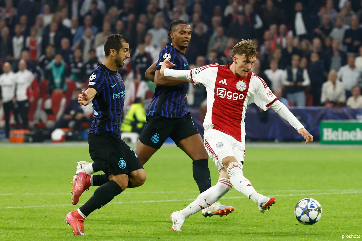 MikaGodts_Ajax-Inter