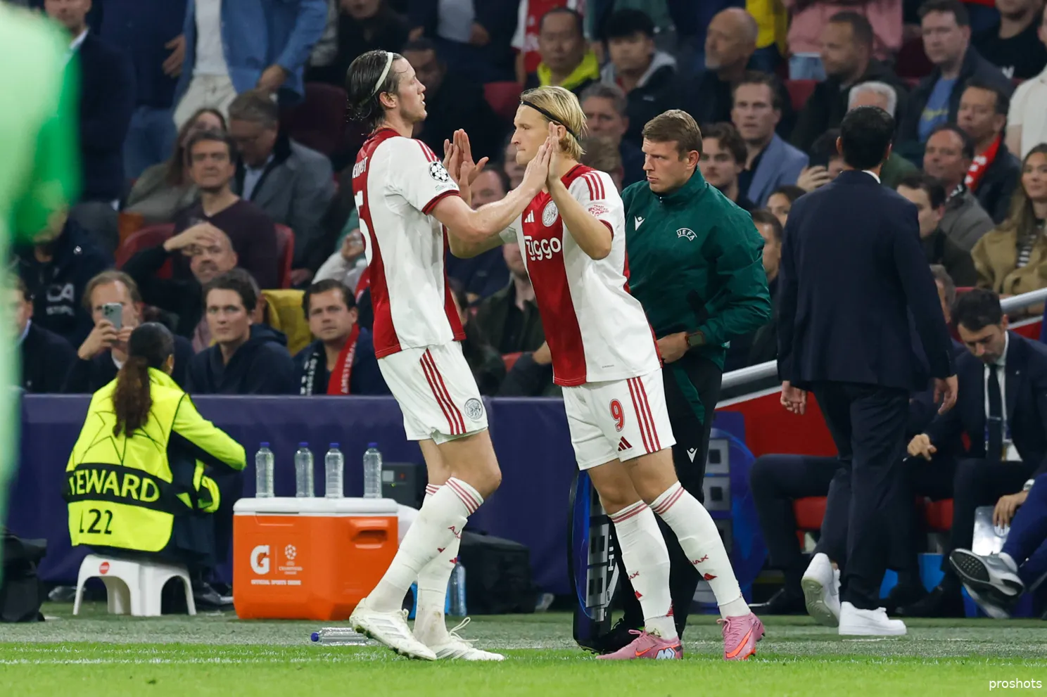 WoutWeghorst_KasperDolberg_Ajax-Inter