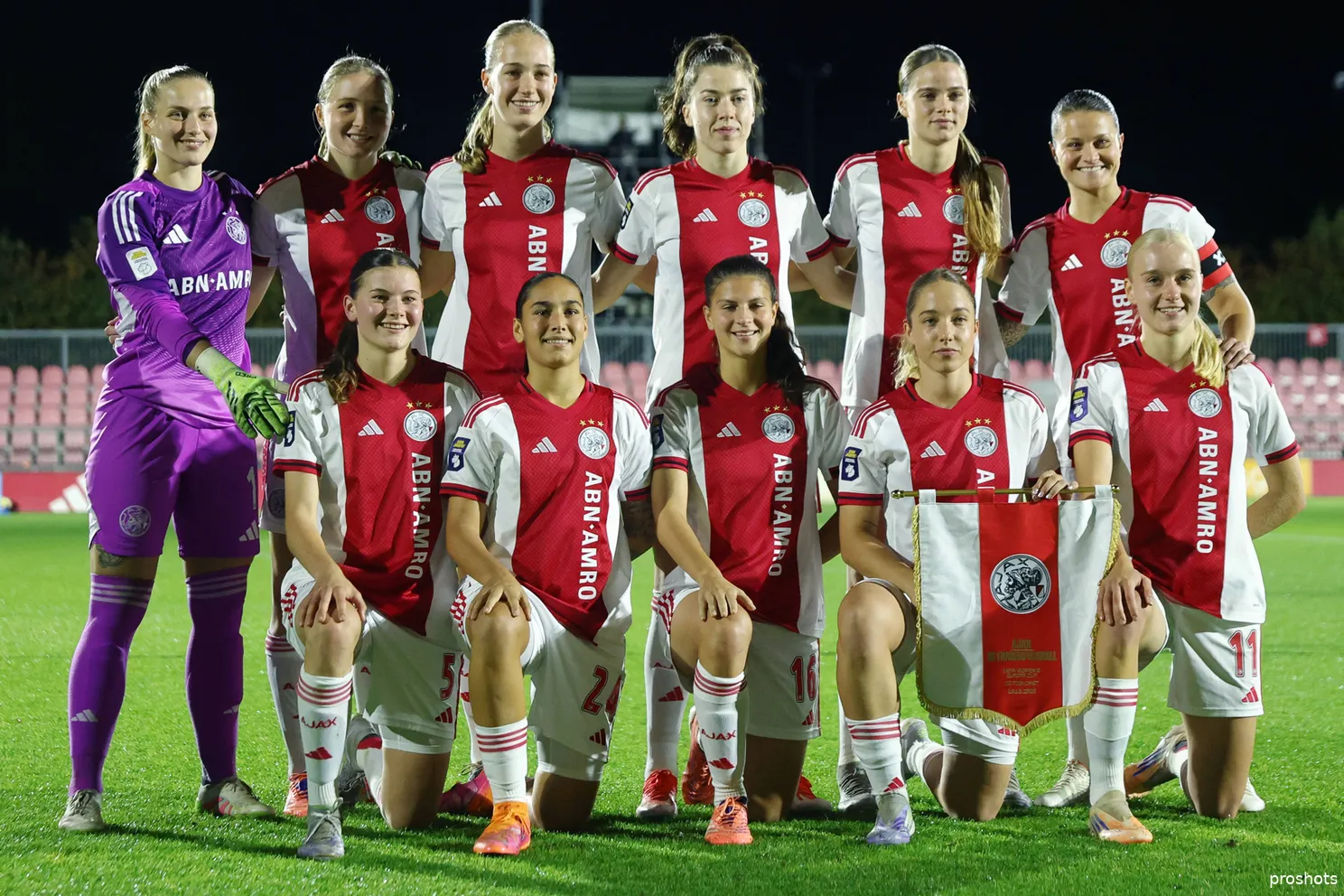 Ajax-Vrouwen-25-26