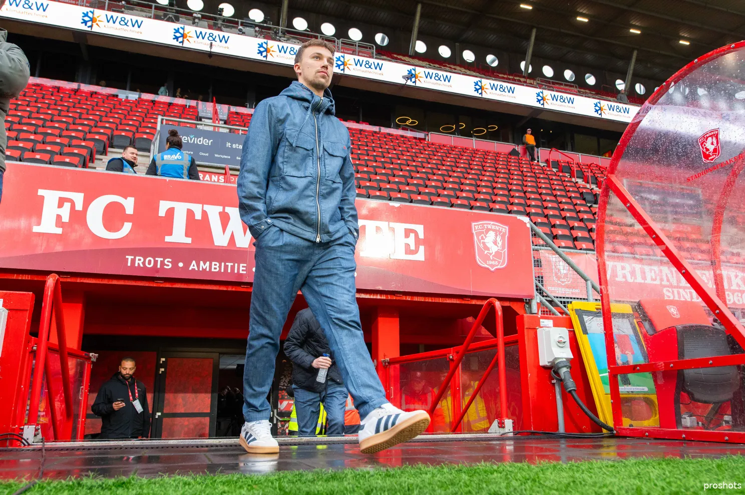 youri-regeer-fc-twente-ajax