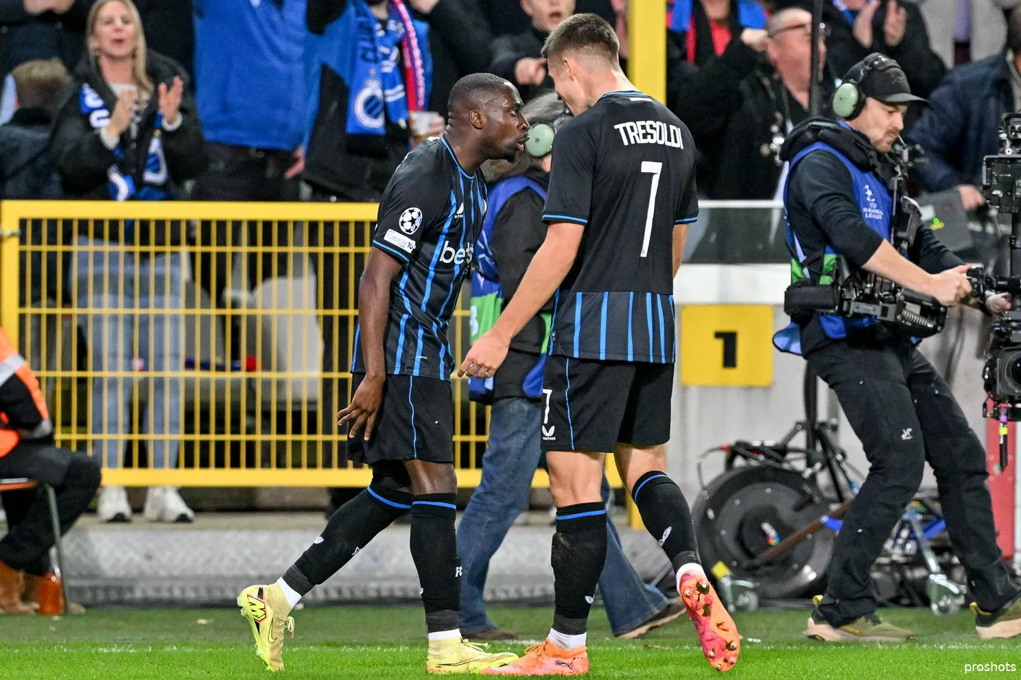 Ajax Showtime Carlos Forbs champions league