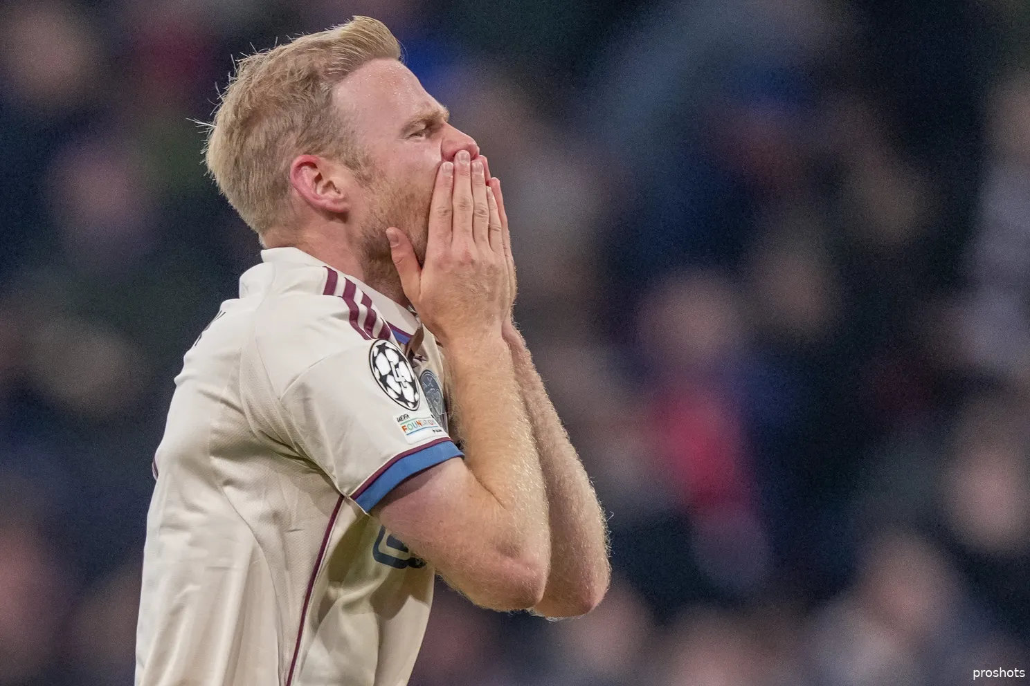 davy klaassen ajax Benfica 25/26