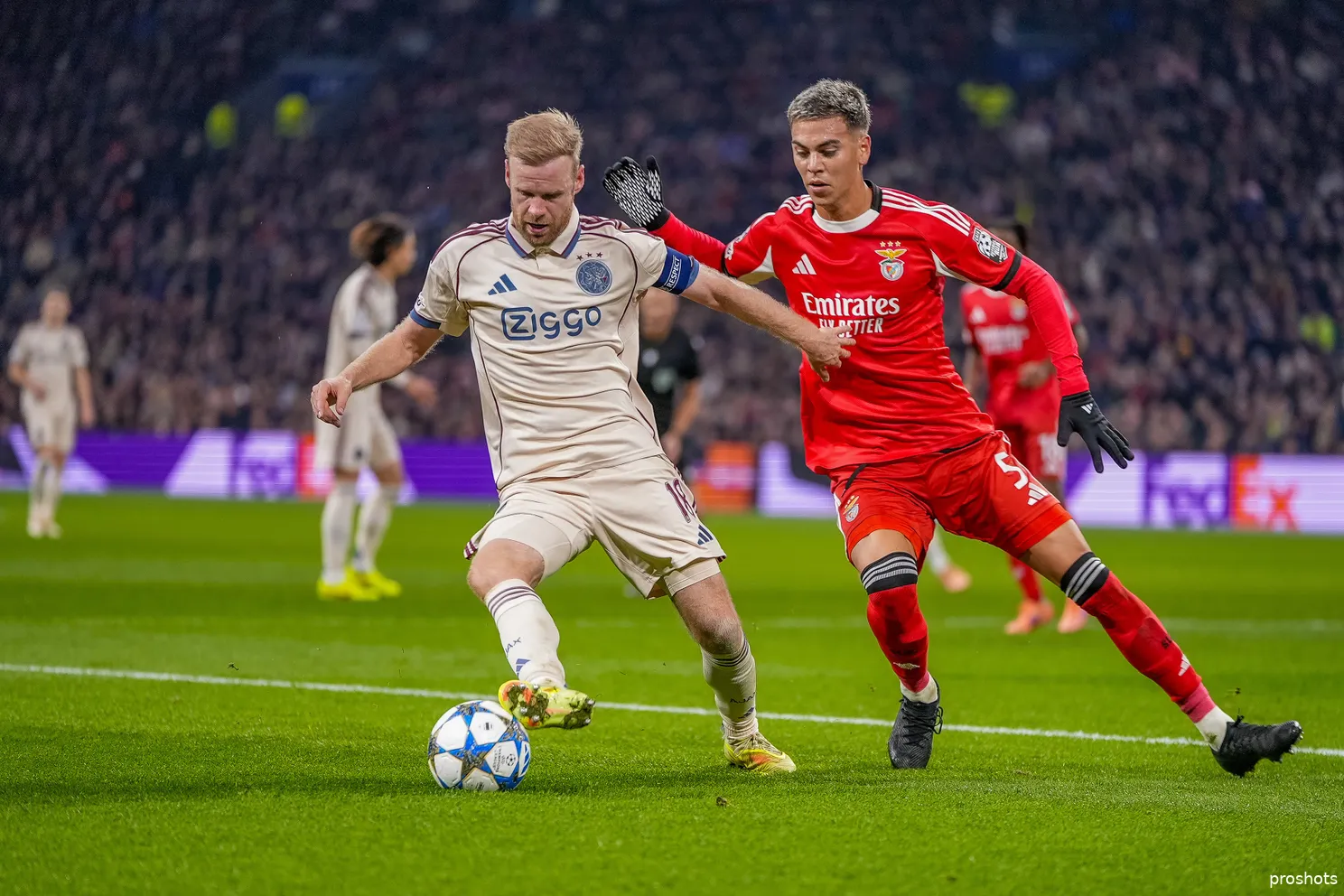 davy klaassen ajax Benfica 25/26