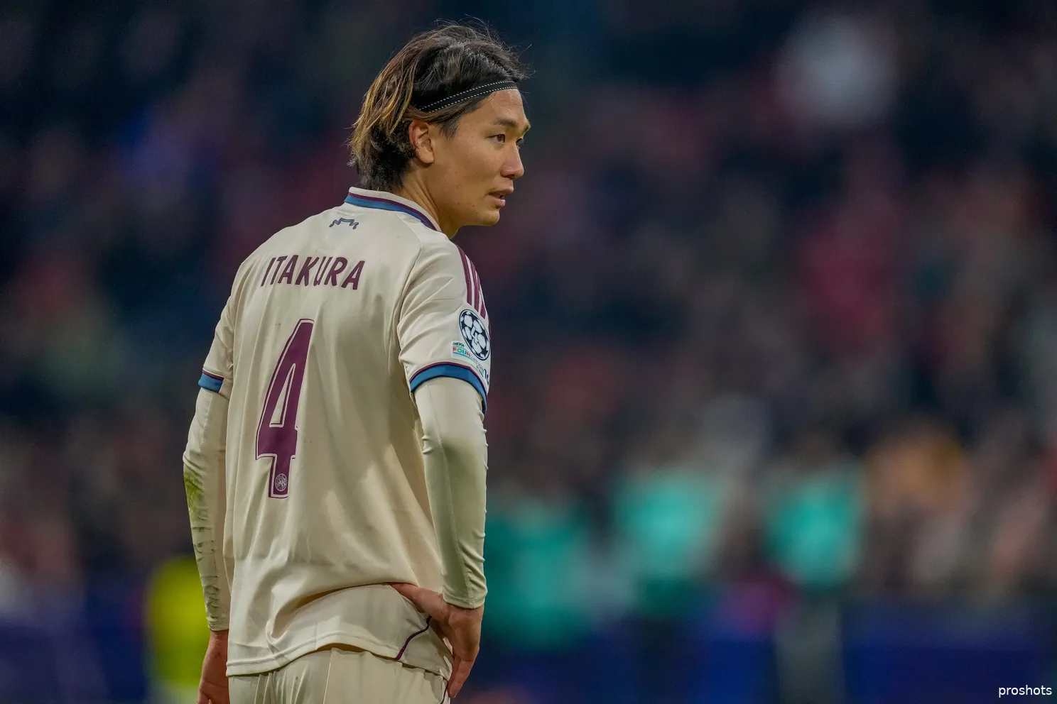 ko itakura ajax Benfica 25/26