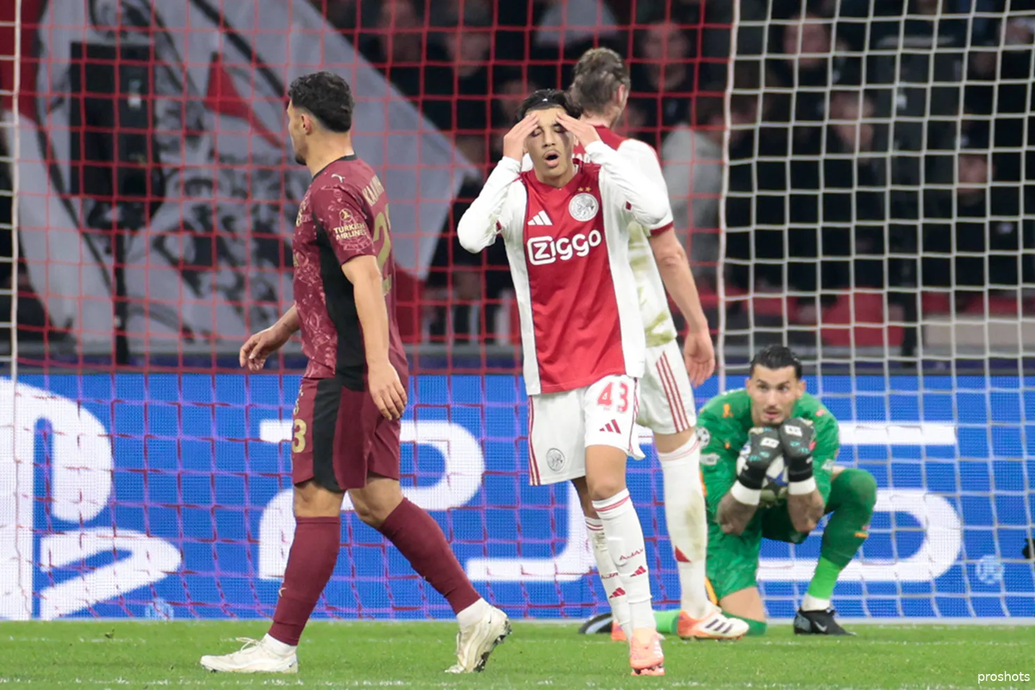 Ajax Showtime Rayane Bounida Champions League
