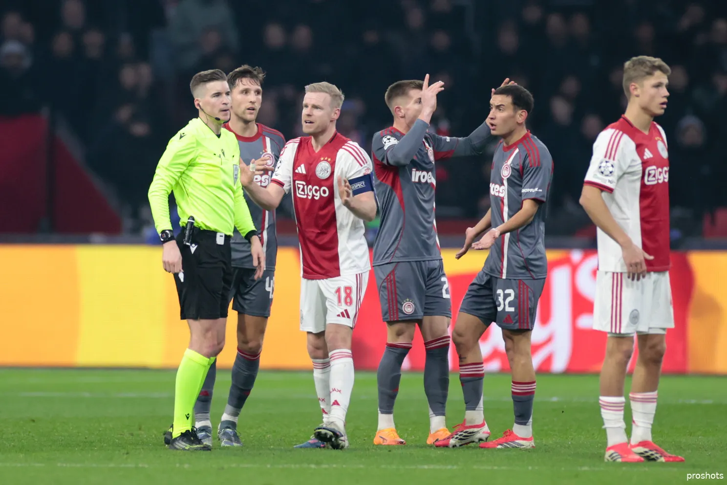 ajax olympiakos 25/26 Klaassen