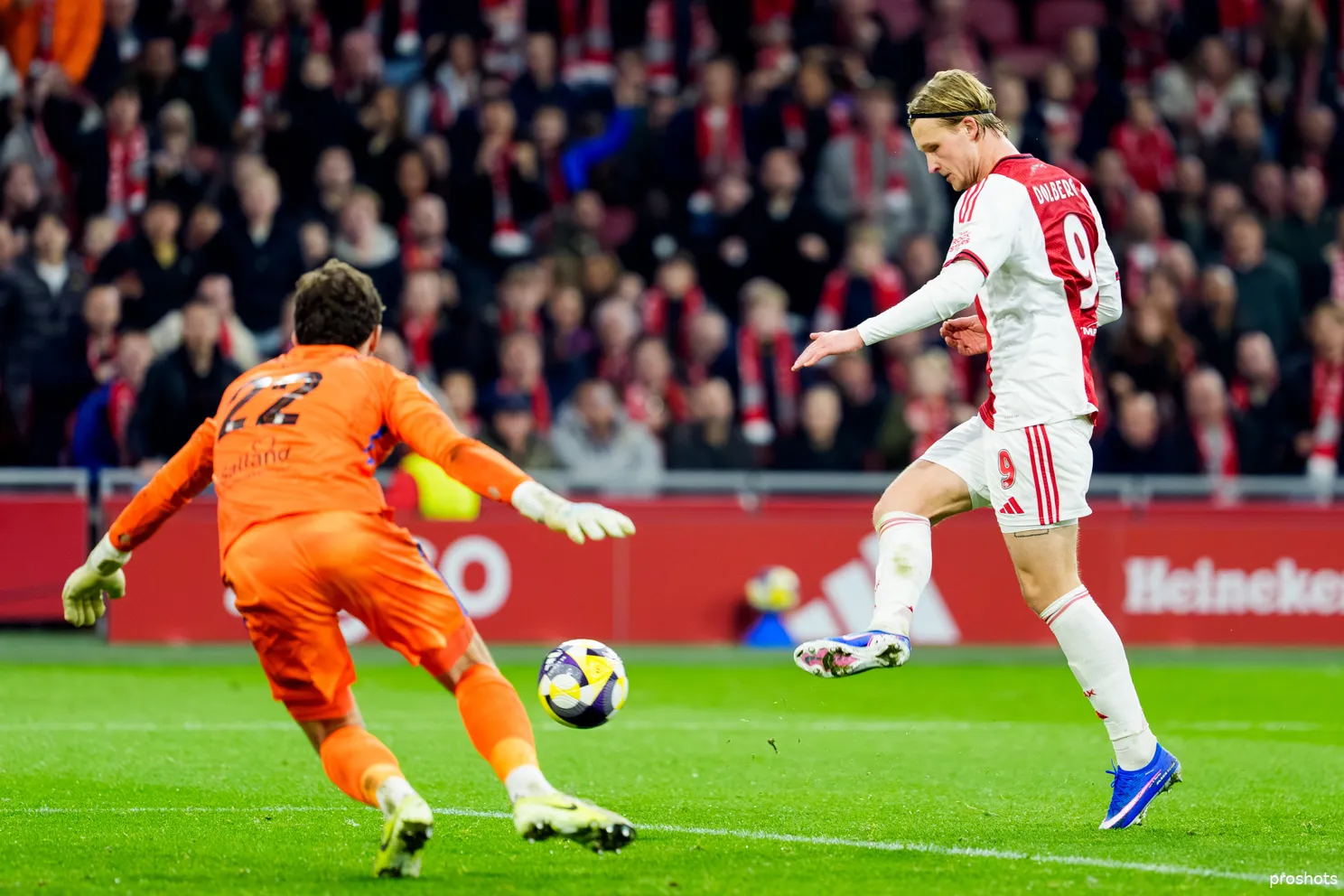 kasper dolberg ajax go ahead eagles 25/26