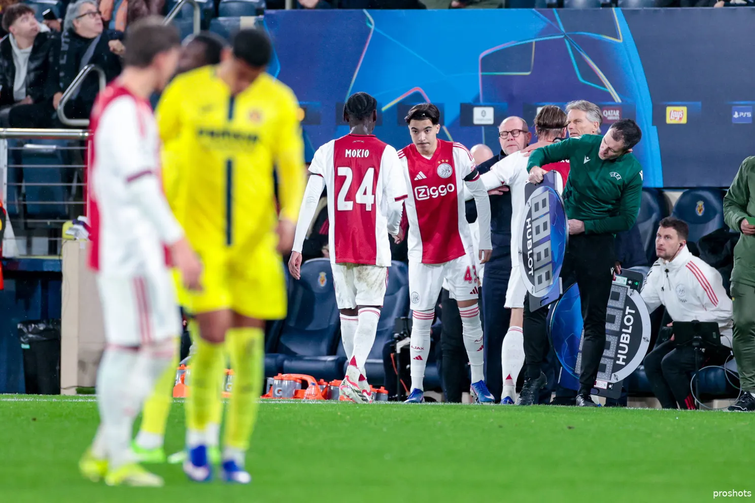 Mokio-Bounida-Ajax-Villarreal-Champions League