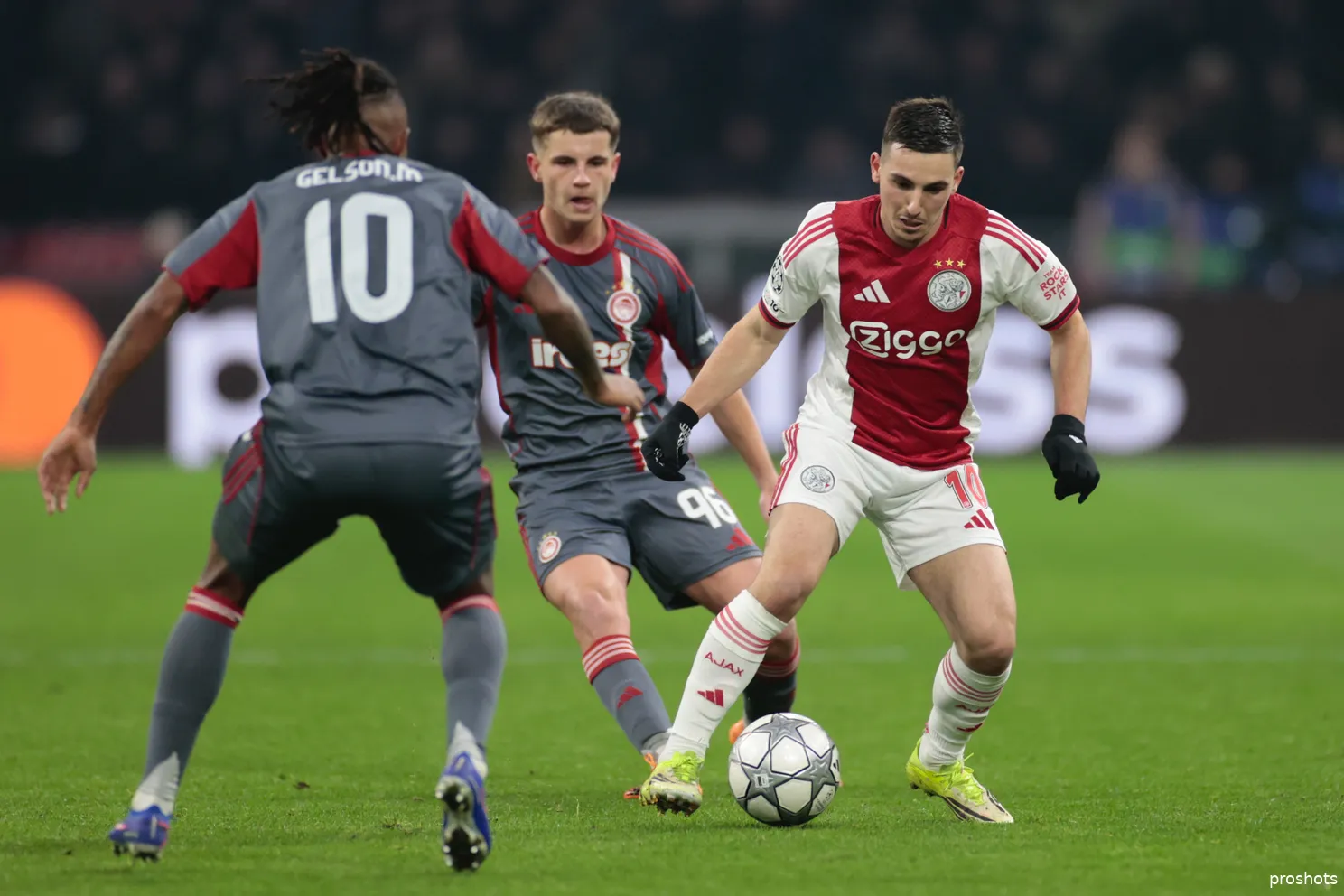 oscar gloukh ajax olympiakos 25/26