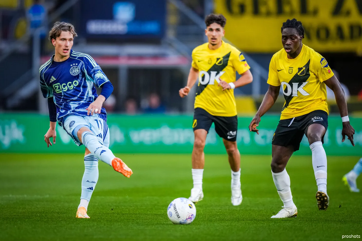 ajax showtime mika godts nav breda ajax 25/26