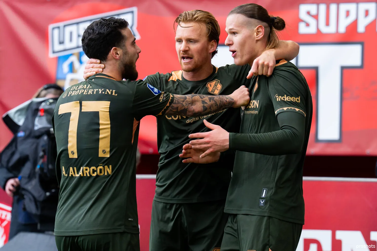 Ajax showtime Alarcon en Stepanov
