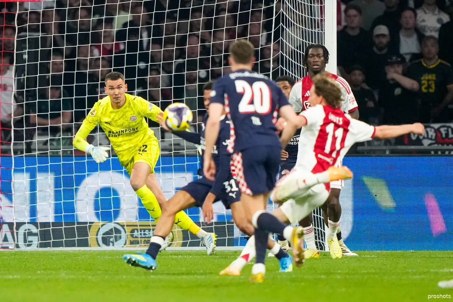 ajax showtime mika godts ajax psv 25/26