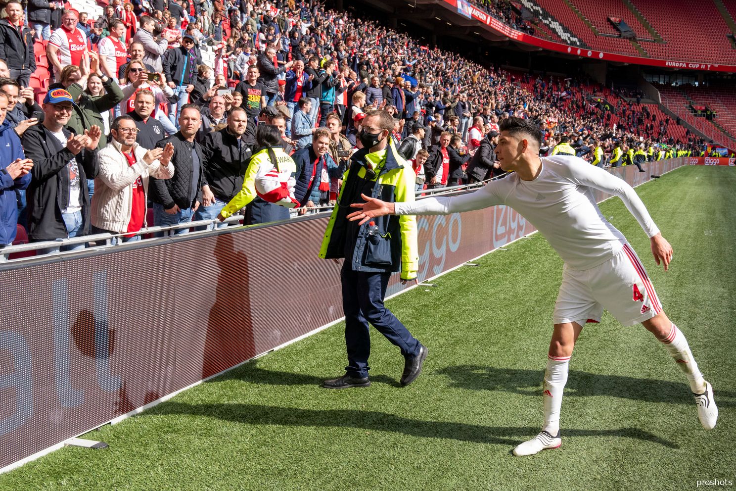 De titel van Álvarez: 'Tranen in onze ogen toen Edson voor het eerst werd toegezongen'