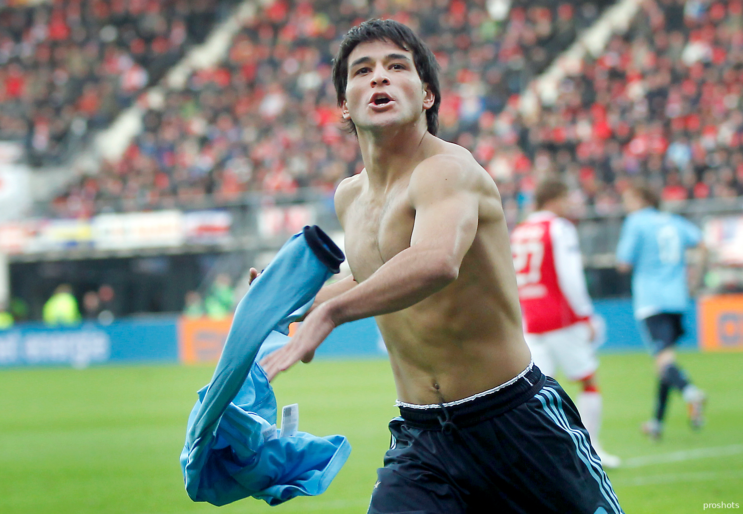 'In een groep met ruim 200 Brazilianen chatten we 24/7 over Ajax'