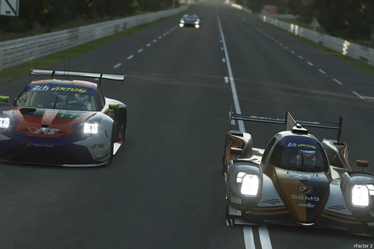 Interview | Wat gebeurde er precies in Verstappens virtuele Le Mans-crash?