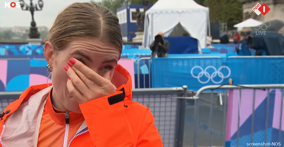 Emotionele Vollering na olympische tijdrit: 'Dat gaat straks misschien wel meer pijn doen'