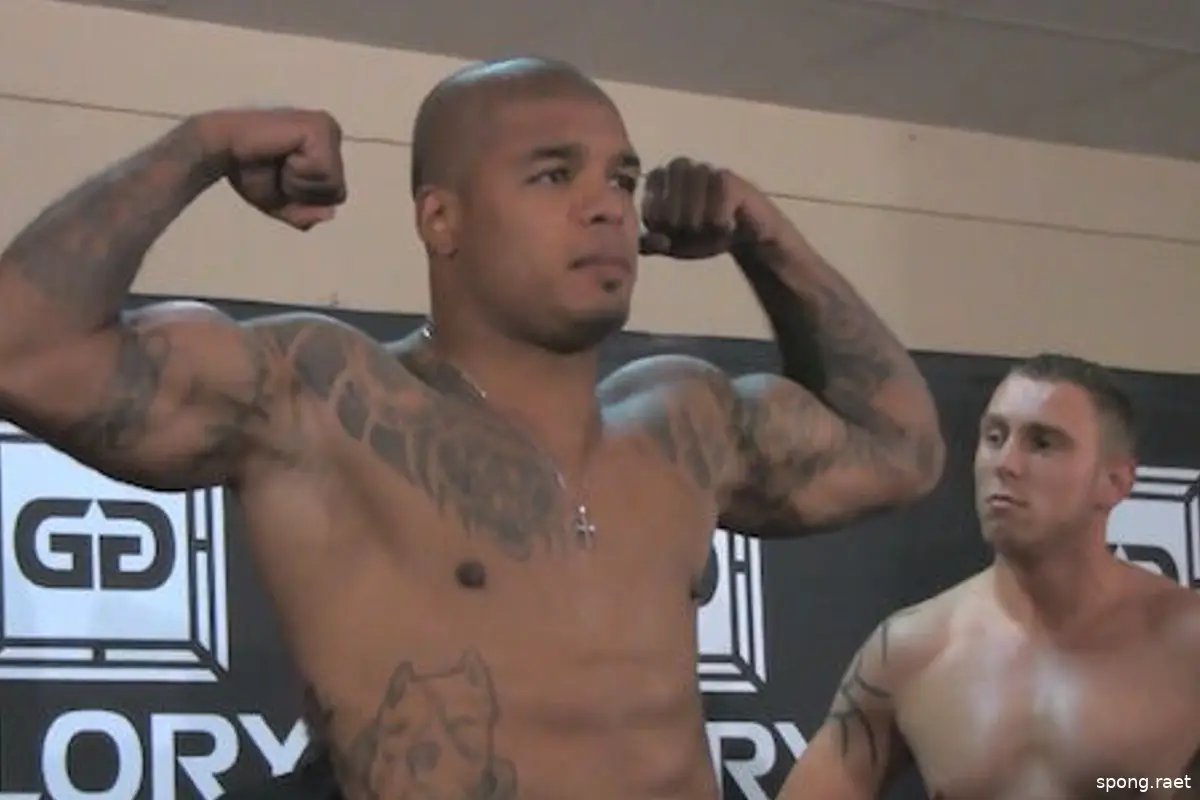 Tyrone Spong komt in New York uit voor Suriname