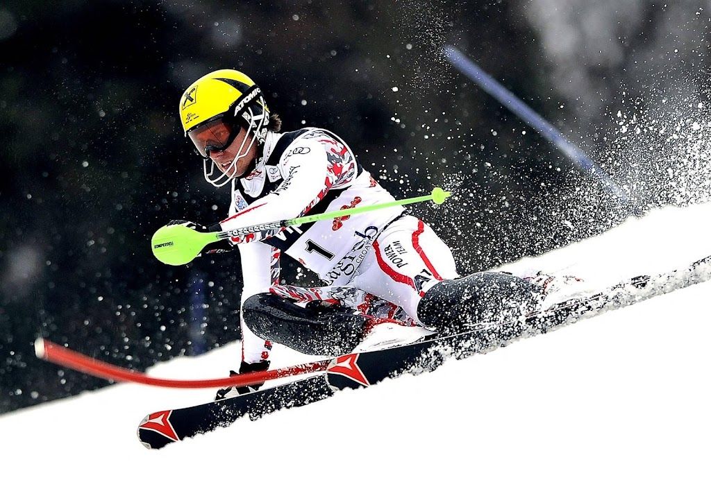 Hirscher scheurt kruisband en beëindigt skiseizoen