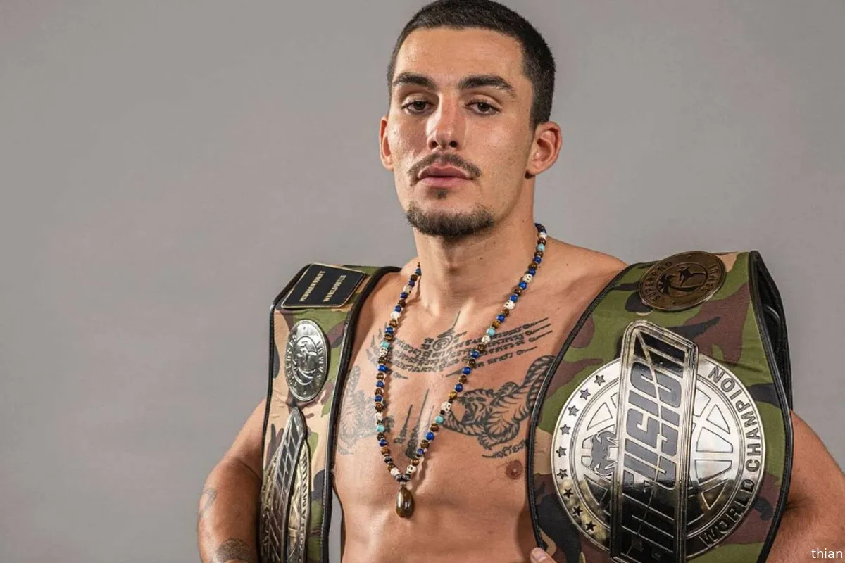 Topkickbokser Thian de Vries maakt radicale keuze – “Dit doe ik voor de fans en de sport”