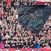 Twente-supporters woest na nederlaag: "Niks te zoeken in de Champions League"