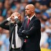 Ten Hag lovend: Manchester zal merken hoe populair voetbal is in Twente