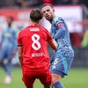 Opvallend: Henderson deelde elleboog uit voor doelpunt bij FC Twente - Ajax