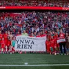 FC Twente-spelers eren overleden Rien (24), groot supporter van de club