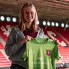 FC Twente (v) houdt talentvolle keeper langer binnenboord