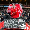 FC Twente-supporters lijnrecht tegenover elkaar omtrent toekomst Vennegoor
