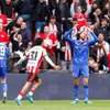 FC Twente verliest met ruime cijfers van PSV maar gaat wel Europa in
