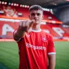 Kurowski tekent langdurig contract bij FC Twente: "Wil hier een volgende stap zetten als voetballer"
