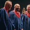 FC Twente-iconen Heubach en Polak zingen in nieuwe videoclip muzikant Russo