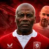 'Nkufo tekent voor één jaar bij FC Twente': Supporters drijven spot met 'oud' aankoopbeleid Ten Hag