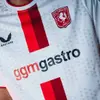Dit zijn de schitterende details van het nieuwe derde shirt van FC Twente 2026-2027