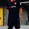 Dit is het nieuwe uitshirt van FC Twente seizoen 2026-2027: "Eerbetoon aan de supporters"