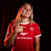 DONE DEAL: Almelose rechtsbuiten tekent bij FC Twente: "Hoop gevaarlijk te zijn" (v)