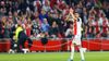 Mazraoui gepresenteerd bij Bayern München: 'Kan hier de grootste titels winnen'