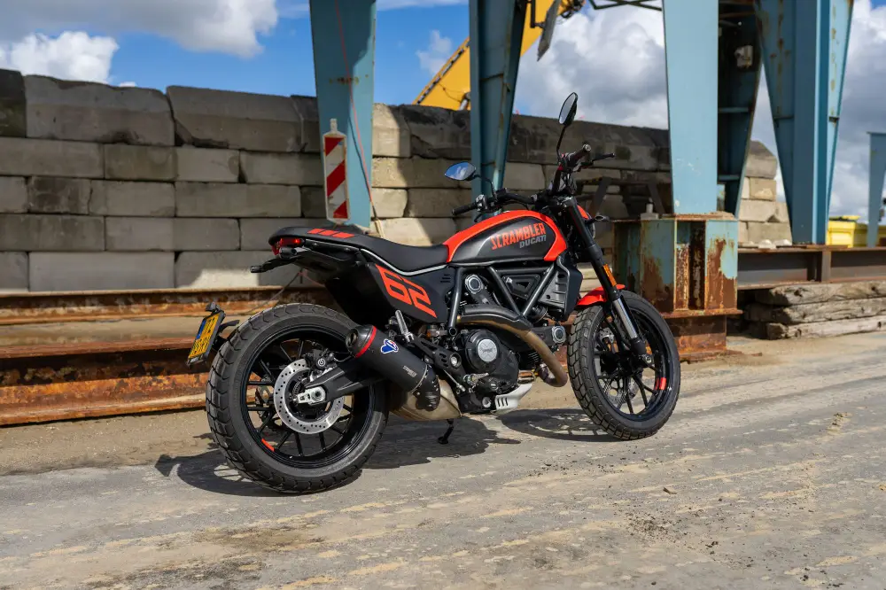 Scrambler Type Met de Ducati Scrambler is een heerlijke drieling aan funbikes geboren