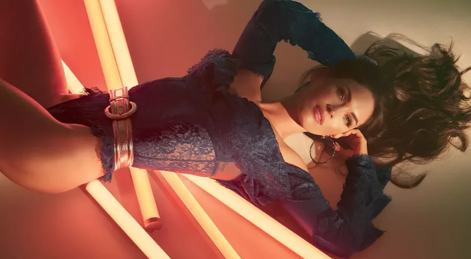 Megan Fox poseert in pikante eigen lingerie